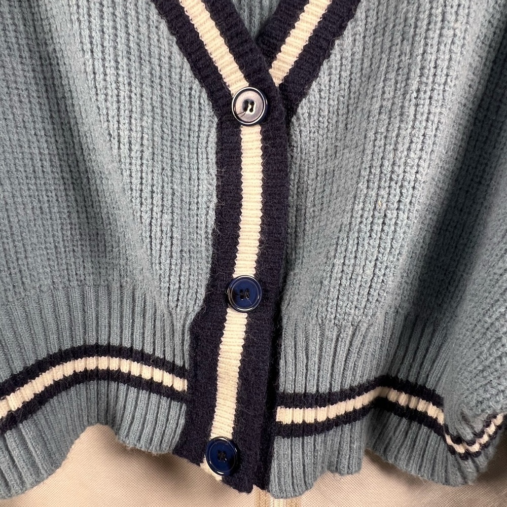 Blue Cropped Oversized Cardigan very cute by measurements it’s S/M - Picture 3 of 5
